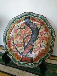 九谷 錦園 金彩 紅梅 図 九角 大皿 直径35.5cm