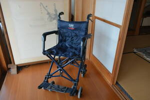 介護用品　折り畳み車椅子　介助ブレーキ付き　使用僅少