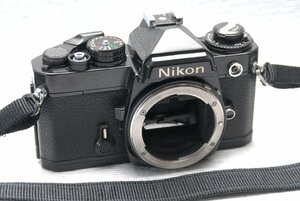 Nikon ニコン 昔の高級一眼レフカメラ FE（黒）ボディ 希少な作動品（腐食なし）