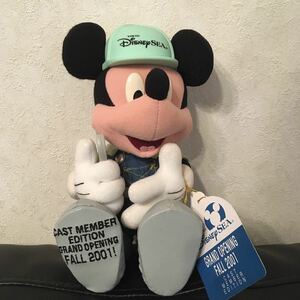 レア東京ディズニーシー ミッキー キャストメンバーエディション 2001 Tokyo Disney Sea Grand Opening Cast Member Exclusive Mickey