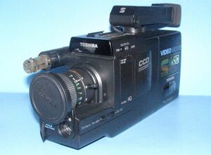 【動作不明/ジャンク】☆TOSHIBA ビデオカメラ　AI-40SV (S VHS-Cカセット機)
