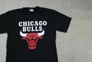 【古着レア NBA CHICAGO BULLSシカゴブルズチームロゴ Tシャツ黒S】バスケットボールジョーダンブルズROSE LASTDANCE