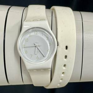 【電池切れ】Swatch スウォッチ クォーツ 腕時計 白文字盤 2連ベルト ラウンド レディース ホワイト系 LW134C