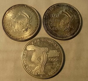 ペルー１００ソル銀貨、２枚とロサンゼルスオリンピック、１ドル銀貨、１枚（３枚で７０g）