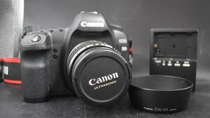 W3-38 CANON キャノン EOS 5D Mark II デジタル 一眼レフ / EF35-80mm 1:4-5.6 レンズ / EW-54 フード /充電器付 動作確認済み 現状品
