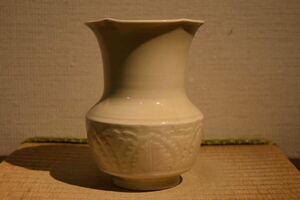 【GE】Y911【コレクター所蔵品】時代 白磁花瓶 /中国古玩 中国美術 骨董品 時代品 美術品 古美術品
