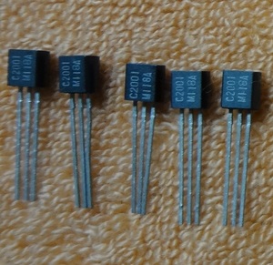 NEC トランジスター 2SC2001　低Vce(sat)=0.2V、Vceo:25V、Ic:700mA、５本セット　未使用品