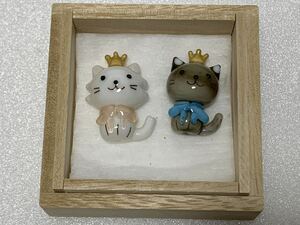 ガラス製　猫人形　ペア　ネコの置物　ガラス細工　新品同様　送料185円