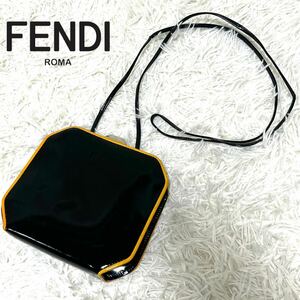 FENDI フェンディ ショルダーバッグ サコッシュポーチ コスメポーチ エナメル ロゴプレート ゴールドがま口 