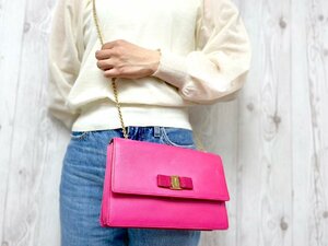 美品 Ferragamo フェラガモ ヴァラリボン ショルダーバッグ バッグ レザー ピンク 71074