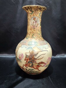 中国古玩　武者美人図　花器 花瓶 中国 金彩 壷 中国美術 古美術 時代物 アンティーク