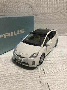 1/30 トヨタ 旧型プリウス PRIUS 前期　カラーサンプル ミニカー 非売品 スーパーホワイトⅡ