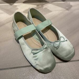 ZARA キッズ 38 24.5センチ　グリーン　バレエ　シューズ　ガールズ　フラット　サテン　ピスタチオ　ピアノパンプス リボン 靴 2023