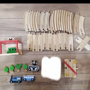 ディズニーリゾート限定　販売終了　つみっきー　線路　電車　木のおもちゃ　木製玩具　ディズニーランド　TDL 知育玩具 木製レール レール