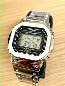 新品 フルメタル CASIO カシオG-SHOCK GショックDW-5600UE DW-5600 カスタム 本体付き デジタル腕時計 ステンレス シルバーベゼル＆ベルト