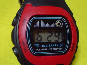 珍品　デザイン　TIME　SPARK　腕時計　角型　レッド