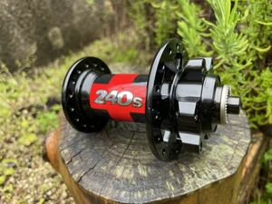 1スタ! dt swiss 240s front disk hub DTスイス240sフロントディスクハブ mtb グラベル ロード サイクリング　クロモリ surly salsa