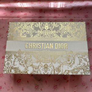 【新品未使用】DIOR ディオール ギフト ボックス 2023 ホリデー クリスマス 小物入れ プレゼント 箱 小 ペーパークッション Christian Dior
