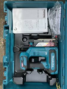 マキタ makita 充電式ピンタッカ PT001G 本体のみ　ピンネイルのオマケ付き