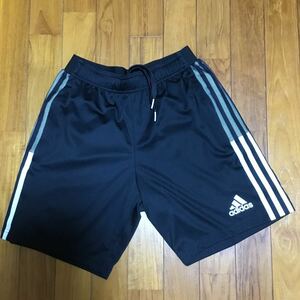 ほぼ未使用　adidas アディダス ショートパンツ ハーフパンツ 黒　トレーニング ランニング メンズ　サイズM