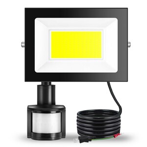 送料込 2台 50W 500W相当 LED 投光器 センサーライト 人感センサー 防犯ライト コンセント式 昼光色 6000K IP65防水 85-120V 広角 KNL-50