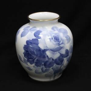 美品 大倉陶園　OKURA　ブルーローズ花入　高さ30.5㎝　花瓶　花器　金縁　フラワーべース　壺（管理ID：538）