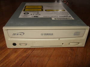 YAMAHA　CD-R/RW　CRW2200