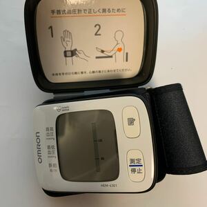 オムロン OMRON 手首式血圧計 HEM-6301中古品