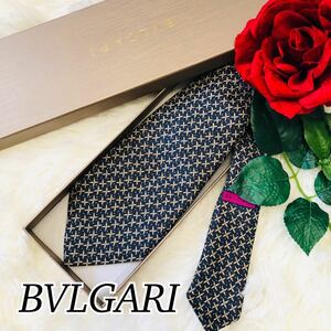 BVLGARI ブルガリ メンズ 男性 紳士 ネクタイ ブランドネクタイ 総柄 十字架 ネイビー 紺 結婚式 ビジネス 素敵 お洒落 美品 剣先 10.5cm