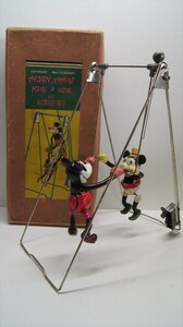 戦前 MICKY & MINNE AS ACROBATS. ブリキ セルロイド ゼンマイ 1930年代 当時物 箱付 Disney ミッキー ミニー 雑貨