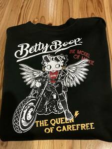 新品　即決送料無料♪Betty Boop ベティちゃん　ハネ　バイク　バックプリント　裏起毛　トレーナー　4Lサイズ 中黒　ポリエステル100％