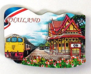 タイのマグネット 鉄道と駅舎 仏教寺院風 アジアン雑貨 木 磁石 MGNT22109-8