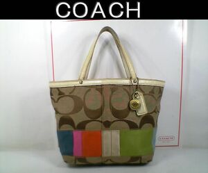 ★美品！★ＣＯＡＣＨ　コーチ★とってもお洒落で可愛いシグネチャーロゴキャンバスハンドバッグ■チャーム＆ＧＯＬＤメタル円形チャーム付