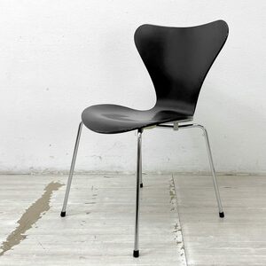 ● フリッツハンセン Fritz Hansen セブンチェア ブラックラッカー アルネ・ヤコブセン Arne Jacobsen スタッキングチェア 北欧家具 D