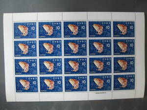 NO.03　記念切手1966年魚介シリーズ　真鯛切手10円X20枚シート　02.07
