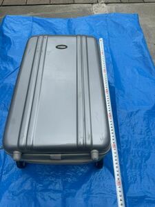 中古品　ZERO HALLIBURTON スーツケース 鍵無し