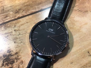 AK89 良好 Daniel Wellington ダニエル ウェリントン クラシック B40S11 ブラック シルバーケース 純正革ベルト クオーツ 腕時計