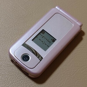 ドコモ docomo らくらくホン フィーチャーフォン F883iES pink ピンク ガラケー 携帯 携帯電話 通信確認済 です。