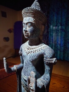 アンコールワット　クメール帝国仏　銅像