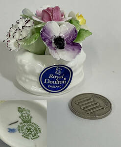 RoyalDoulton ロイヤルドルトン ミニ陶花(高さ/幅:約4㎝) 陶器 雑貨 インテリア 飾り 置物 オブジェ 花 フラワー