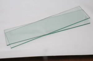 ショウウインドー用ガラス棚　厚さ10㎜x幅180㎜ｘ長さ740㎜　2枚組良品