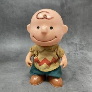 【送料無料】 1970年代 ピーナッツ Peanuts チャーリーブラウン Charlie Brown プラスチックドール ヴィンテージ E0668