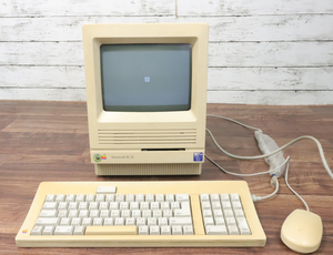 【ト長】Apple アップル Macintosh SE/30 マック パソコン コンピュータ デスクトップ 通電OK IA000IOB17
