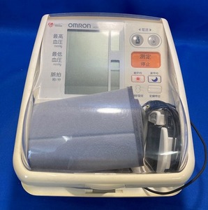 0000044 オムロン デジタル自動血圧計 HEM-7020 ※動作未確認