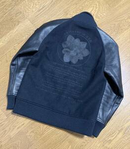 美品☆[GDC] 定93,500 LOTUS ロータス刺繍 ナンバリング 袖レザースタジャンバーシティジャケット S 牛革 ブラック 蓮の花 ジーディーシー