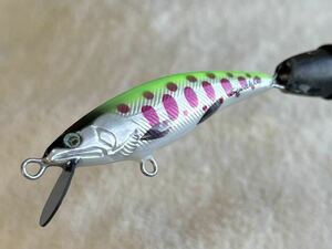 ハンドメイドミノー sparkle lures山女魚 60Sシンキング5,0g アルミフラッシュ　ミントグリーンパーマークレッド