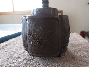  『佐野宏采作　香炉 』サイズ：10.8×9.6ｃｍ、高さ12.5ｃｍ 重さ 760ｇ★ 伝統の 高岡銅器　木瓜山水 銅器香炉