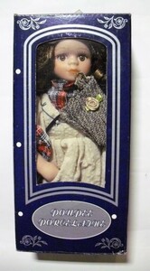 中古　　genuine hand painted porcelain doll　(磁器の人形)