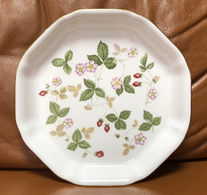 WEDGWOOD ウエッジウッド WILD STRAWBERRY プレート 大皿 陶器 ワイルド ストロベリー オクタゴナルディッシュ Lサイズ 24.5cm