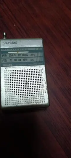 ポケットラジオ (中古)FM,AM  動作確認済  アンテナ付き  単4電池2個